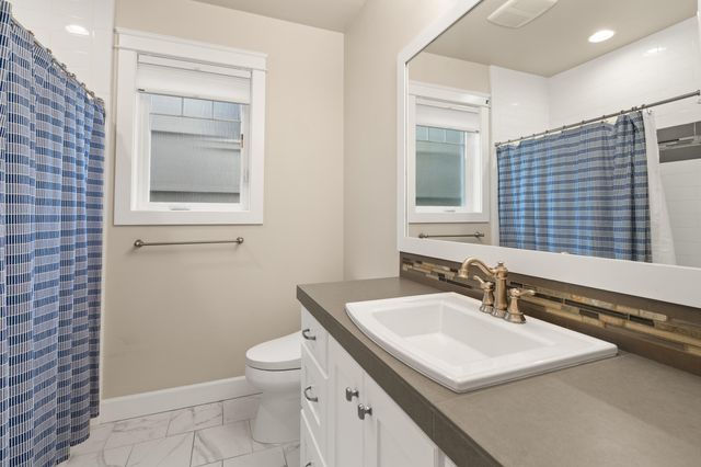 4035 Crystal Springs Drive, Medford, OR 97504