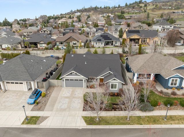 4035 Crystal Springs Drive, Medford, OR 97504
