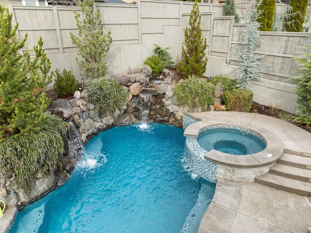 4035 Crystal Springs Drive, Medford, OR 97504