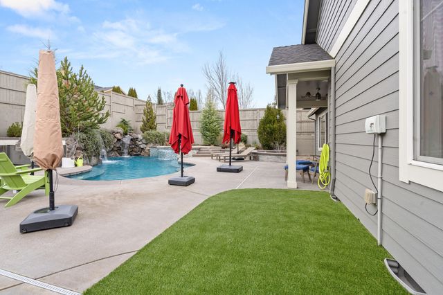 4035 Crystal Springs Drive, Medford, OR 97504