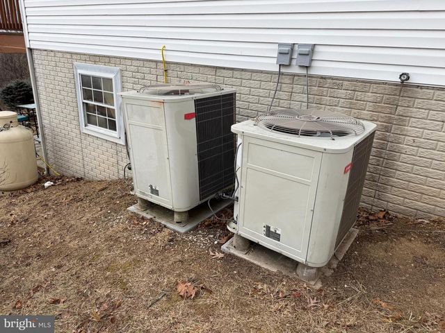 420 COON HOLLOW TRL, Hedgesville, WV 25427