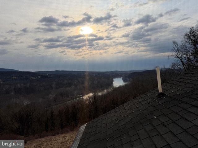 420 COON HOLLOW TRL, Hedgesville, WV 25427