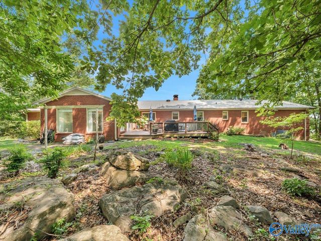 2101 Wyeth Drive, Guntersville, AL 35976