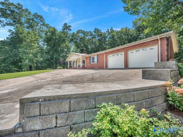 2101 Wyeth Drive, Guntersville, AL 35976