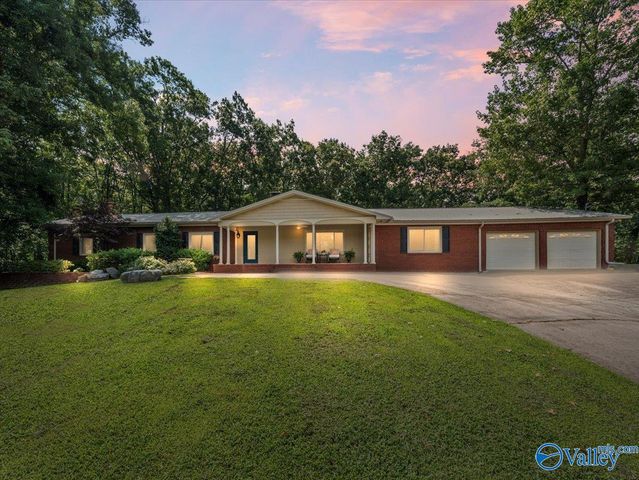 2101 Wyeth Drive, Guntersville, AL 35976