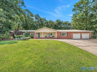 2101 Wyeth Drive, Guntersville, AL 35976