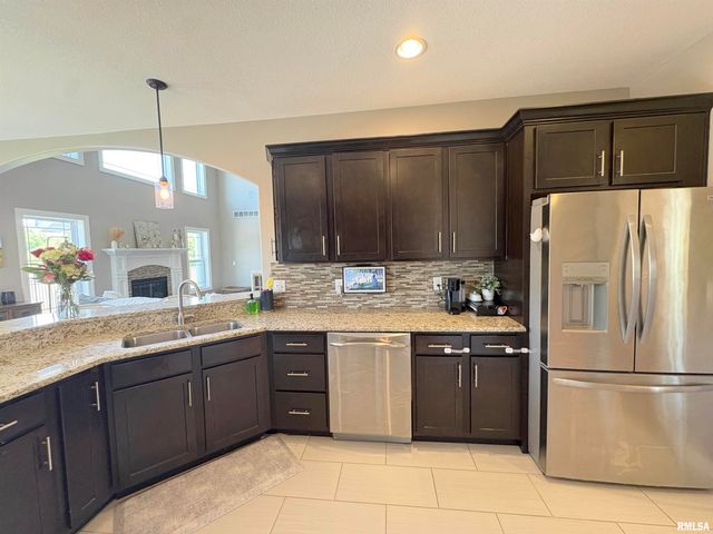 609 VICTORIA Drive, Washington, IL 61571