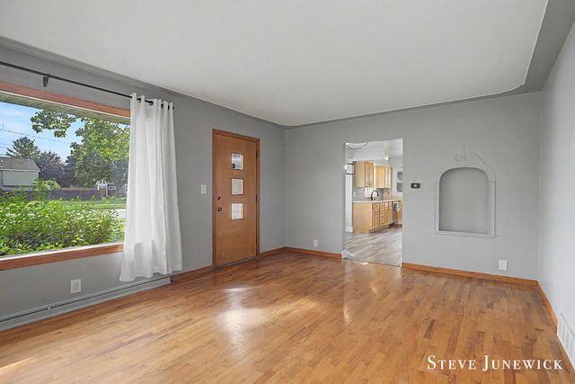 8261 Cottonwood Drive, Jenison, MI 49428