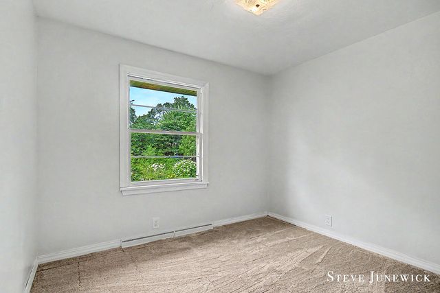 8261 Cottonwood Drive, Jenison, MI 49428