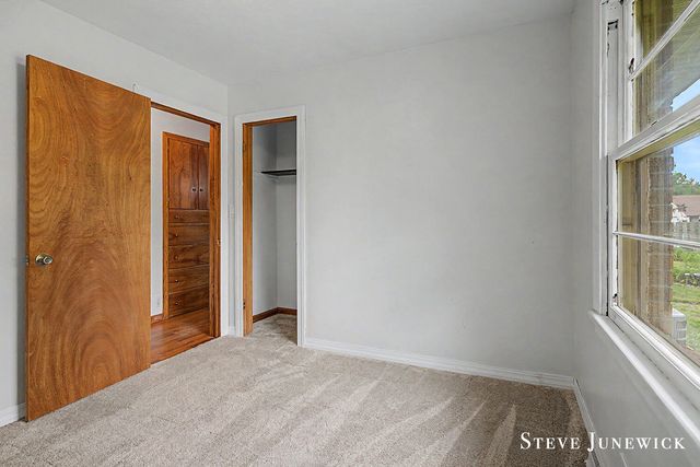 8261 Cottonwood Drive, Jenison, MI 49428