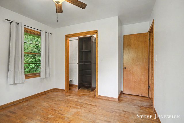 8261 Cottonwood Drive, Jenison, MI 49428
