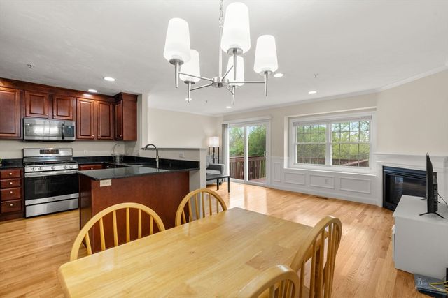6 Azalea Ln 6, Grafton, MA 01519