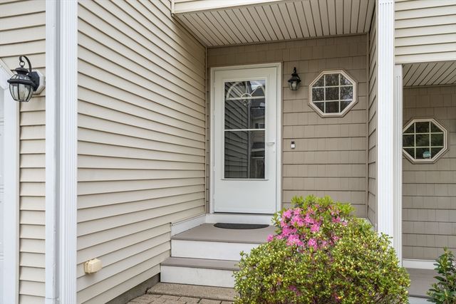 6 Azalea Ln 6, Grafton, MA 01519