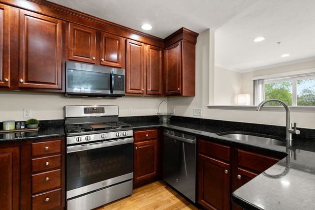 6 Azalea Ln 6, Grafton, MA 01519