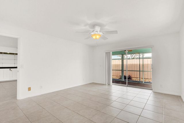 3 SE Paddock Circle, Tequesta, FL 33469