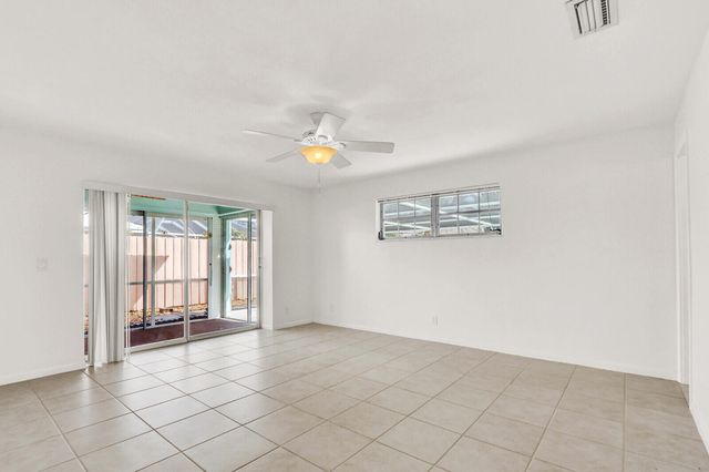 3 SE Paddock Circle, Tequesta, FL 33469