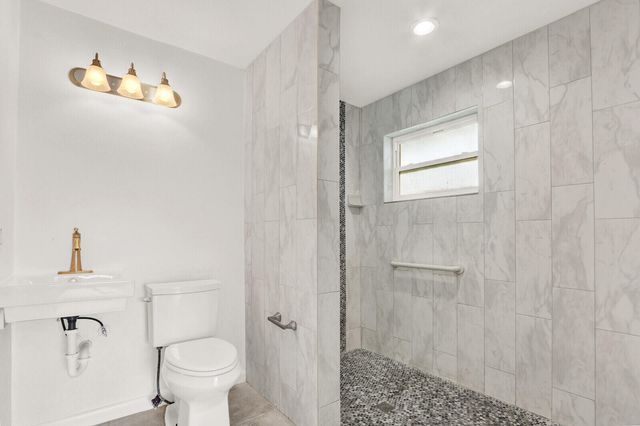 3 SE Paddock Circle, Tequesta, FL 33469