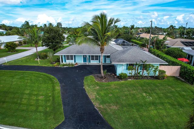 3 SE Paddock Circle, Tequesta, FL 33469
