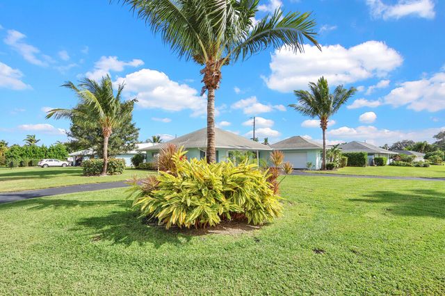 3 SE Paddock Circle, Tequesta, FL 33469