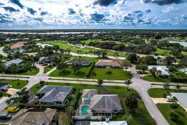 3 SE Paddock Circle, Tequesta, FL 33469