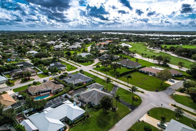 3 SE Paddock Circle, Tequesta, FL 33469