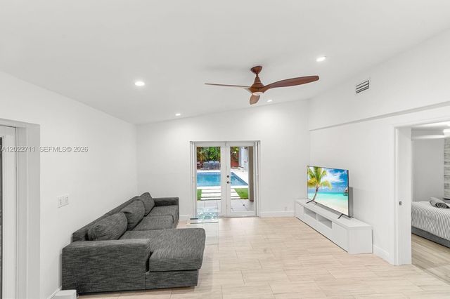 443 NE 71st St, Miami, FL 33138