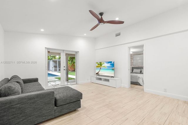 443 NE 71st St, Miami, FL 33138