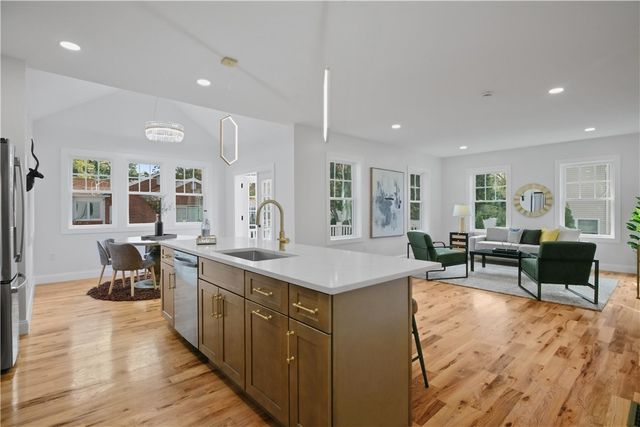 2 Bella Court, North Providence, RI 02911