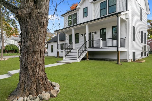 2 Bella Court, North Providence, RI 02911