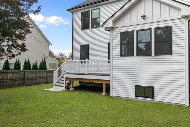 2 Bella Court, North Providence, RI 02911