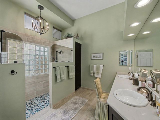 207 Sunset Bay Court, Palm Beach Gardens, FL 33418