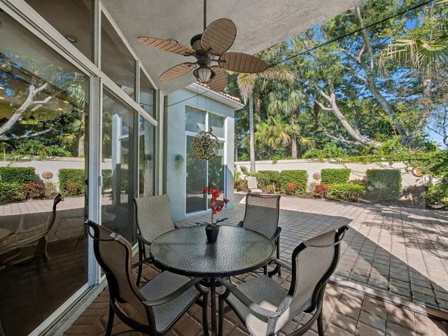 207 Sunset Bay Court, Palm Beach Gardens, FL 33418