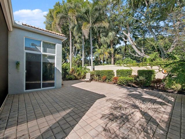 207 Sunset Bay Court, Palm Beach Gardens, FL 33418