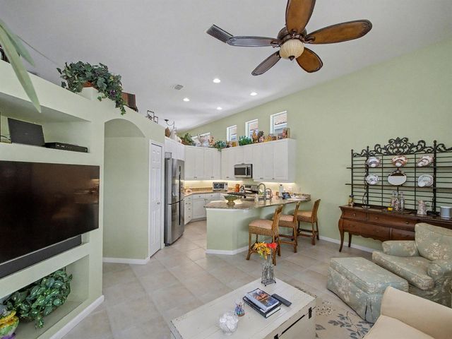 207 Sunset Bay Court, Palm Beach Gardens, FL 33418