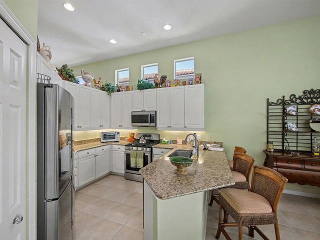 207 Sunset Bay Court, Palm Beach Gardens, FL 33418