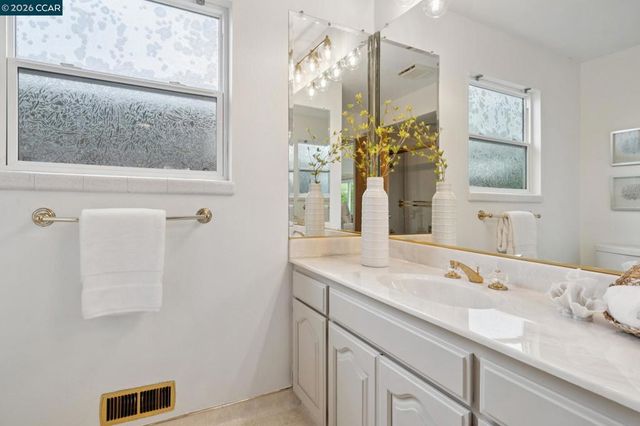 3245 Mckean Dr, Concord, CA 94518