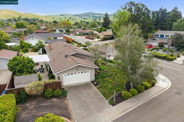 3245 Mckean Dr, Concord, CA 94518