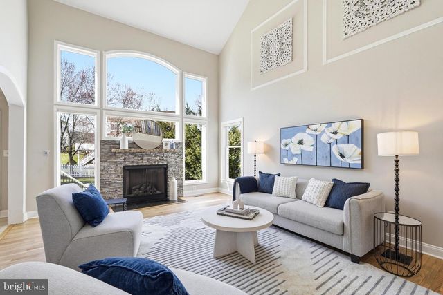 19925 INTERLACHEN CIR, Ashburn, VA 20147