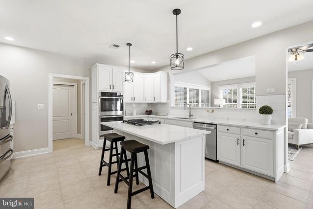 19925 INTERLACHEN CIR, Ashburn, VA 20147