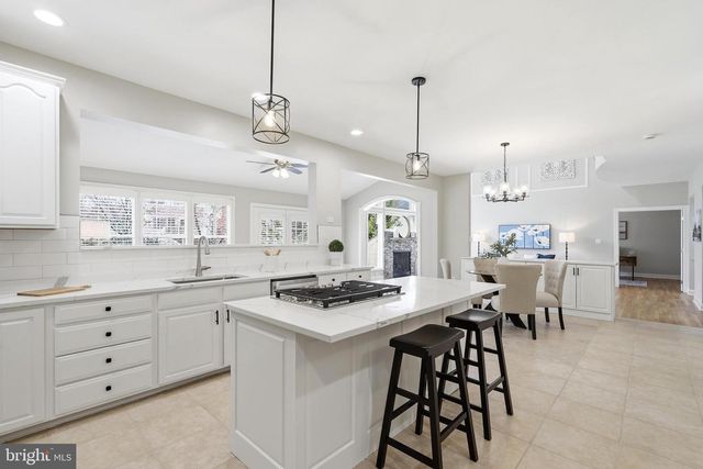 19925 INTERLACHEN CIR, Ashburn, VA 20147