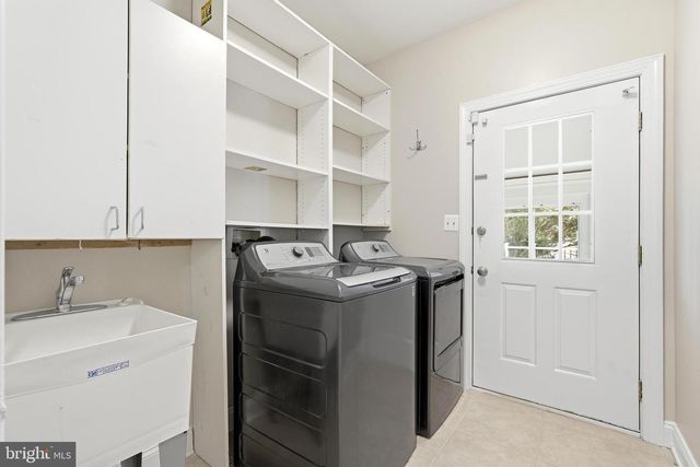 19925 INTERLACHEN CIR, Ashburn, VA 20147