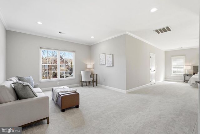 19925 INTERLACHEN CIR, Ashburn, VA 20147