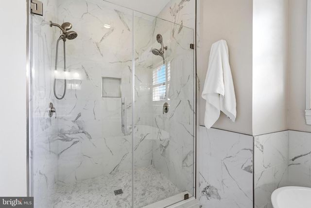 19925 INTERLACHEN CIR, Ashburn, VA 20147