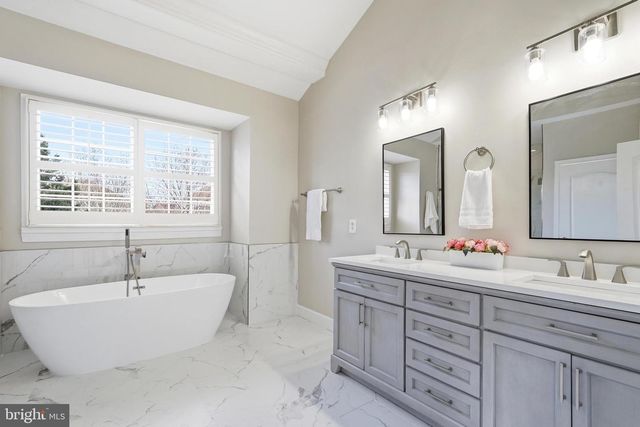 19925 INTERLACHEN CIR, Ashburn, VA 20147