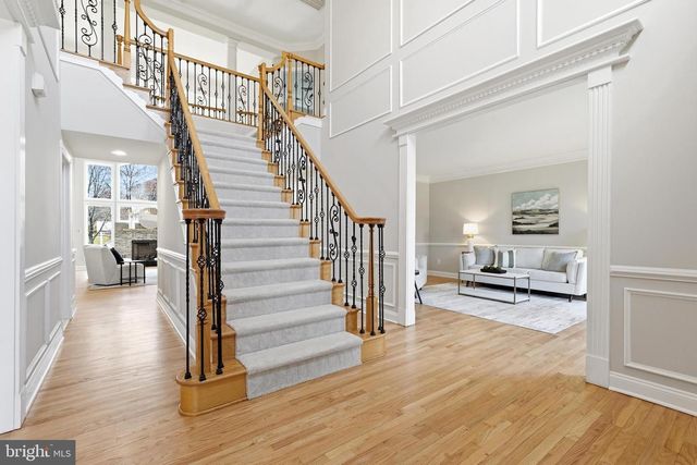 19925 INTERLACHEN CIR, Ashburn, VA 20147