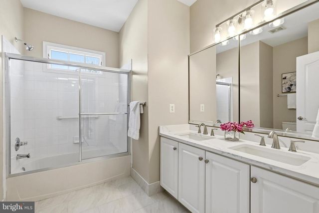 19925 INTERLACHEN CIR, Ashburn, VA 20147