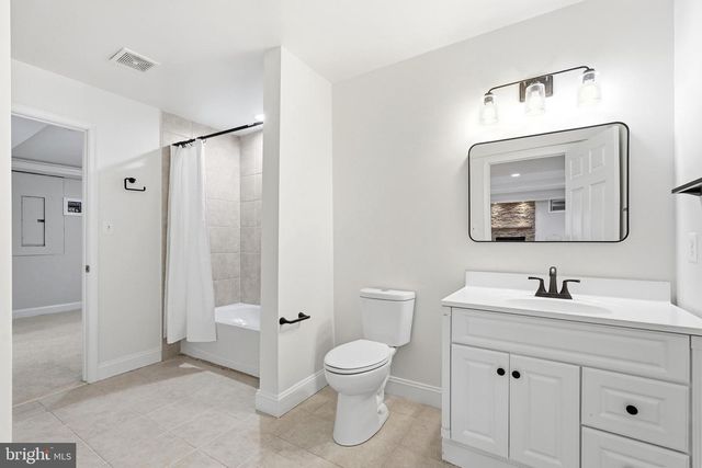 19925 INTERLACHEN CIR, Ashburn, VA 20147