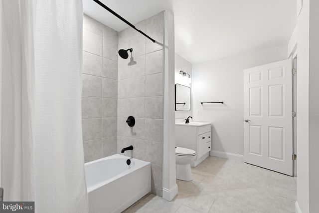 19925 INTERLACHEN CIR, Ashburn, VA 20147