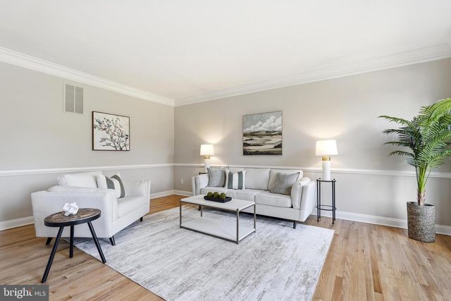 19925 INTERLACHEN CIR, Ashburn, VA 20147