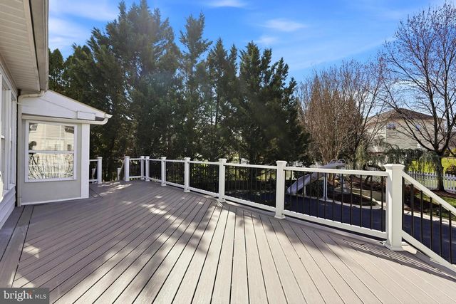 19925 INTERLACHEN CIR, Ashburn, VA 20147